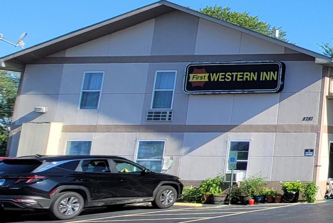 First Western Inn Caseyville Εξωτερικό φωτογραφία